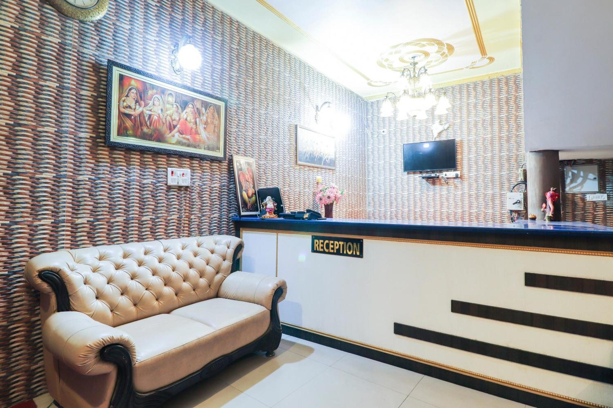 Oyo Hotel Rajendra Khalilabad Eksteriør bilde
